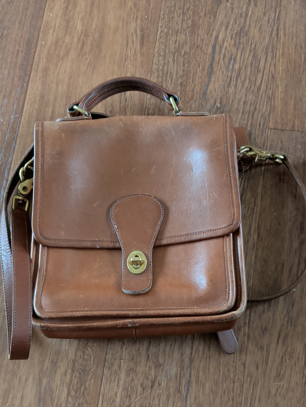 Coach Vintage Tan Leather Station Bag 1980’s Brass Hardware